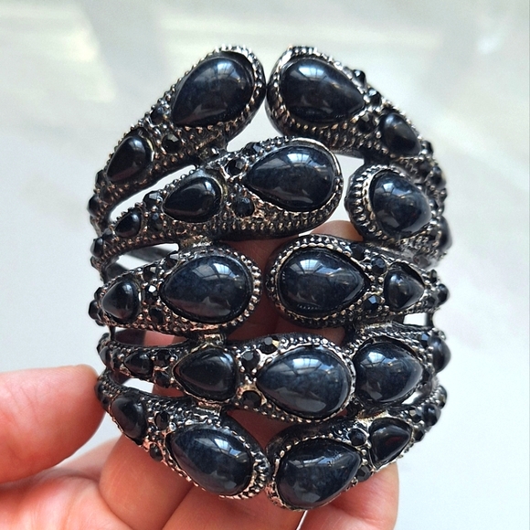 NEW! Black Rhinestone Statement Bracelet - Picture 1 of 3